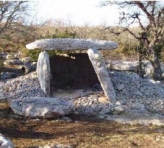 Dolmen 02 - Copyright DR