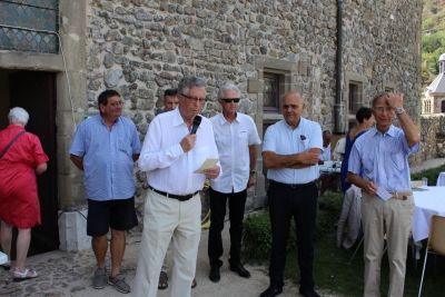 Philippe Auzas, président de l'AAP et Pierre Court, président de la Société de Sauvegarde des Monuments anciens de l'Ardèche, ont été accueillis par le Maire de président de l'agglo, Frédéric Sausset.